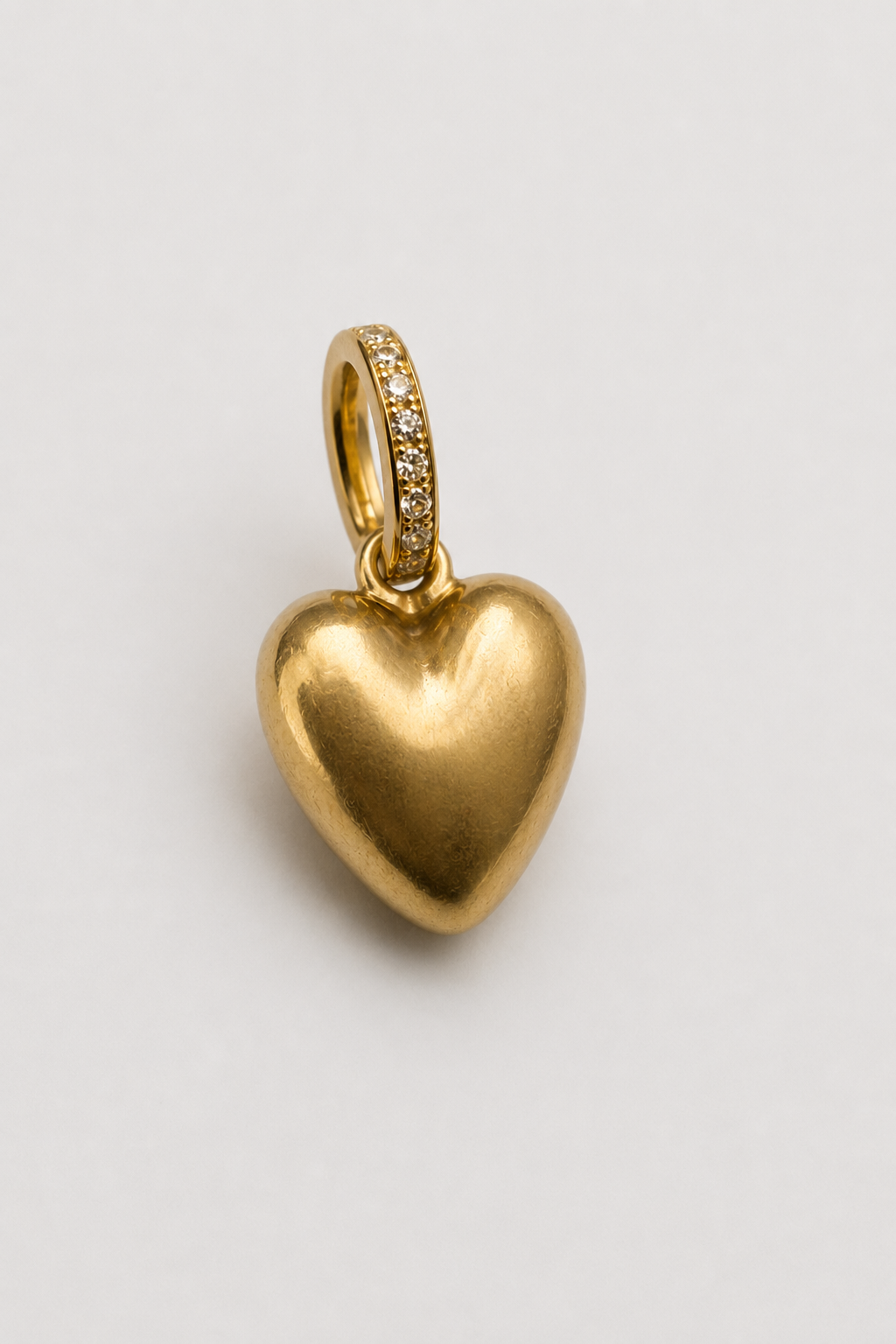 Heike Grebenstein 18K Gold Heart with Diamond Bale Heike Grebenstein