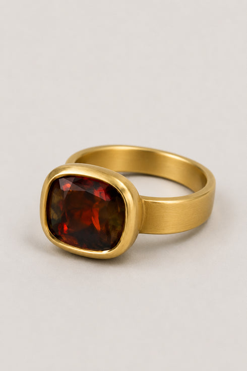 Heike Grebenstein 18 K Gold 5.78ct Garnet Ring Heike Grebenstein